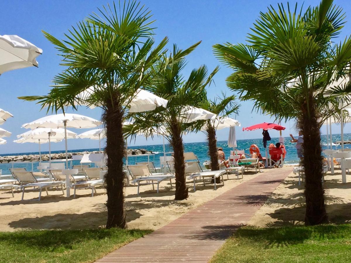 Bajamar Beach Hotel Formia Eksteriør bilde