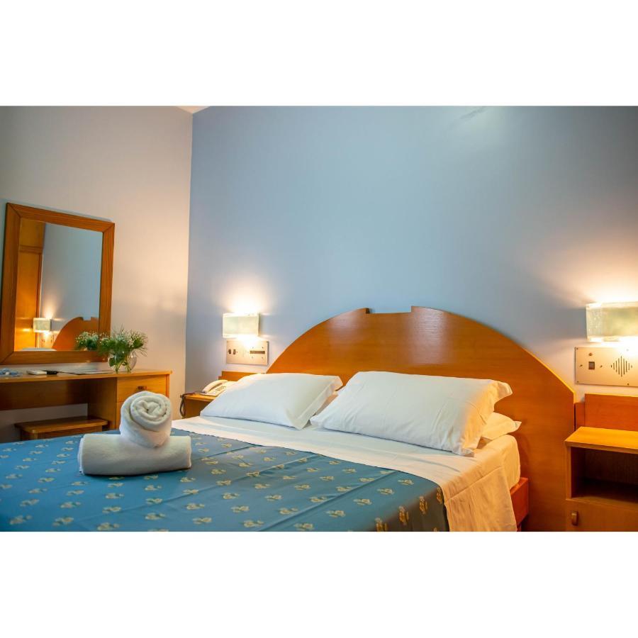 Bajamar Beach Hotel Formia Eksteriør bilde