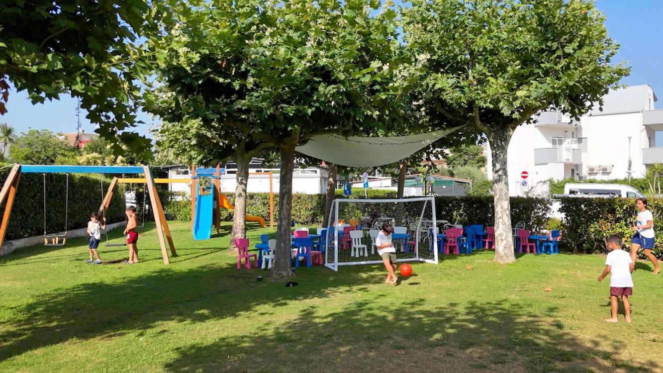 Bajamar Beach Hotel Formia Eksteriør bilde